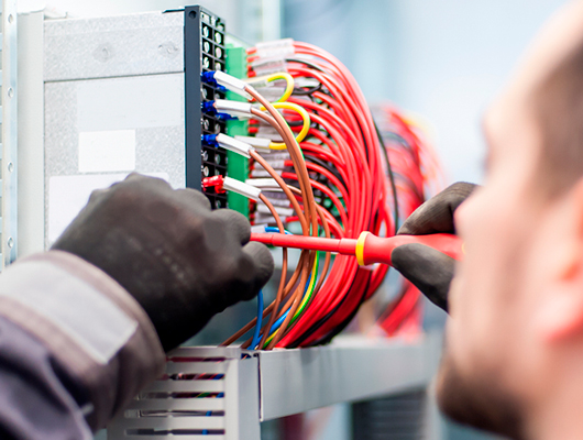 ELECTRICIAN.jpg ELECTRICIAN.jpg